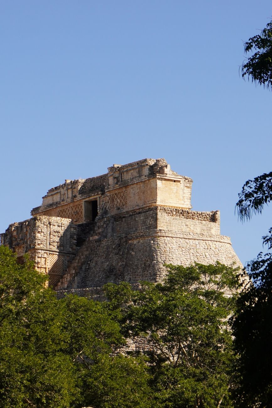 Pirámides mayas en la selva mexicana